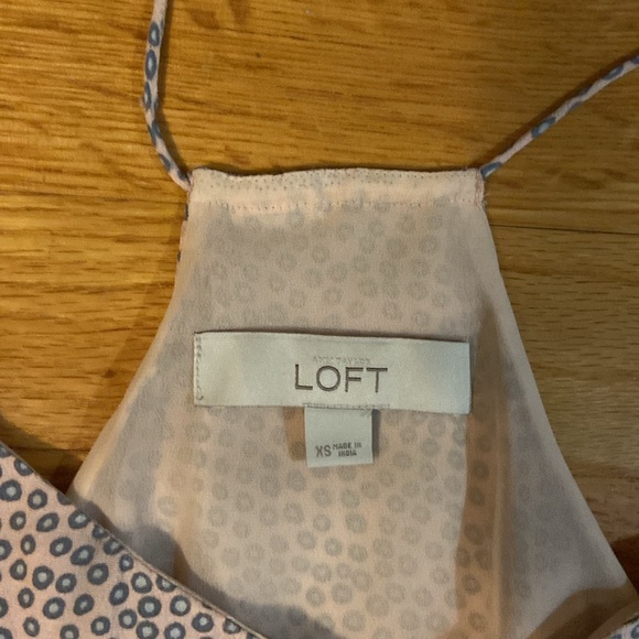 Adorable LOFT Top - Picture 3 of 6